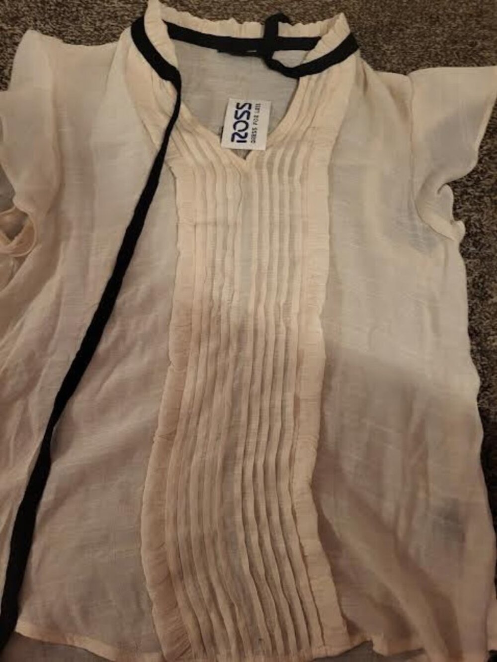Womens E&M Cream Colored Blouse Short Sleeve Size M